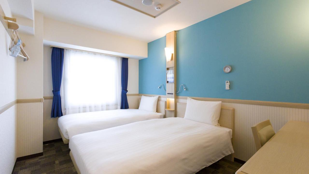 Toyoko Inn Nara Oji Eki Minami Guchi Bagian luar foto