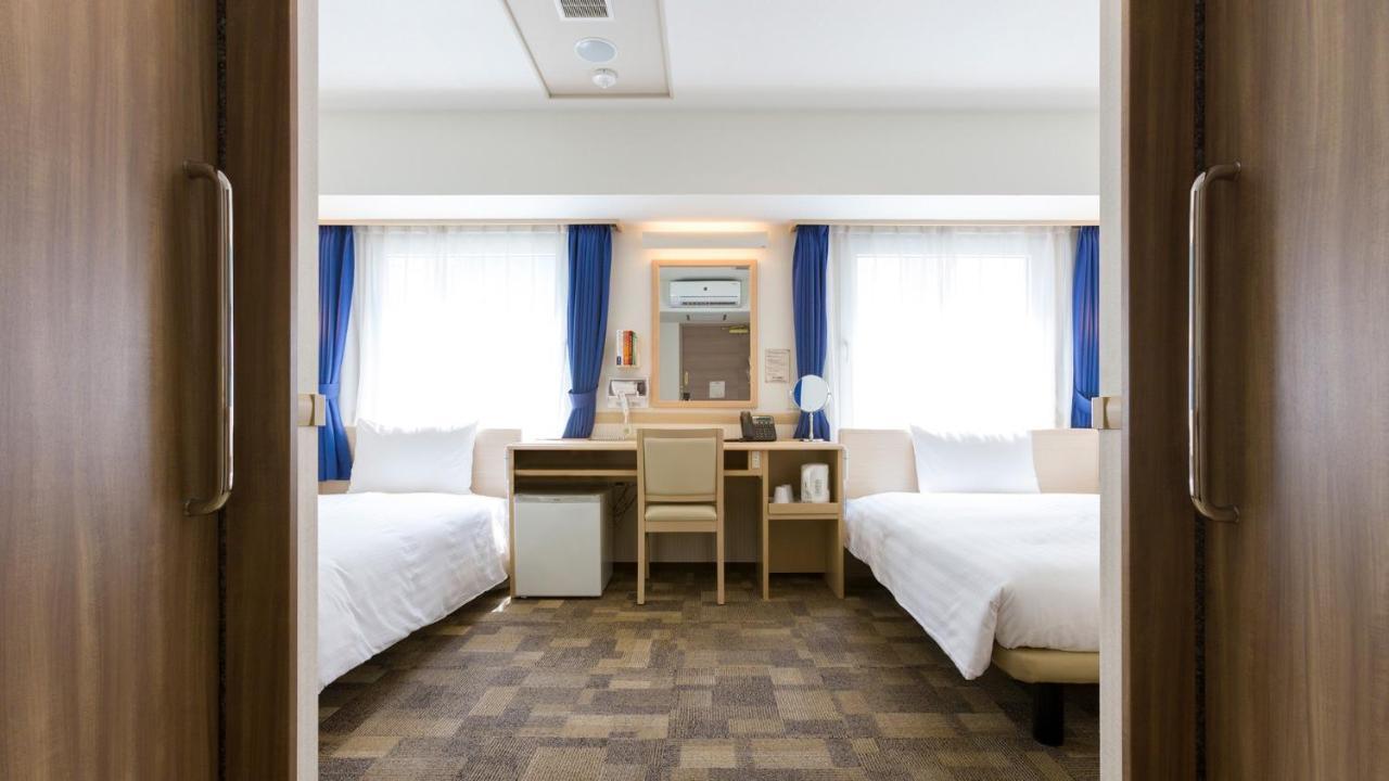 Toyoko Inn Nara Oji Eki Minami Guchi Bagian luar foto