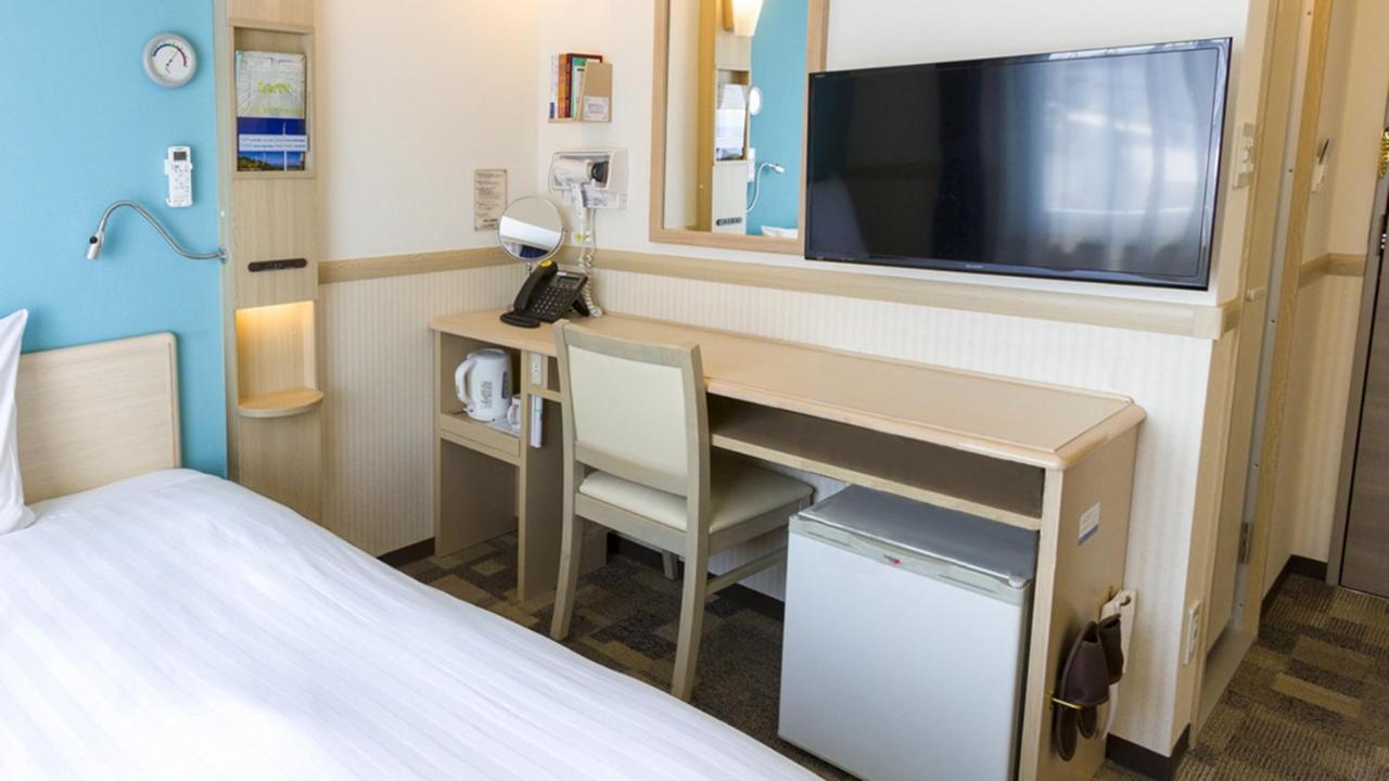 Toyoko Inn Nara Oji Eki Minami Guchi Bagian luar foto
